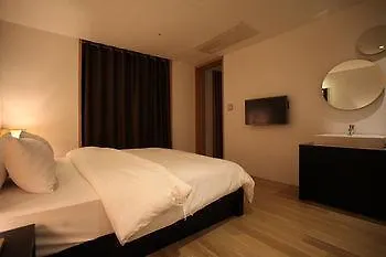 R. Lee Suite Hotel Ganseok Incheon