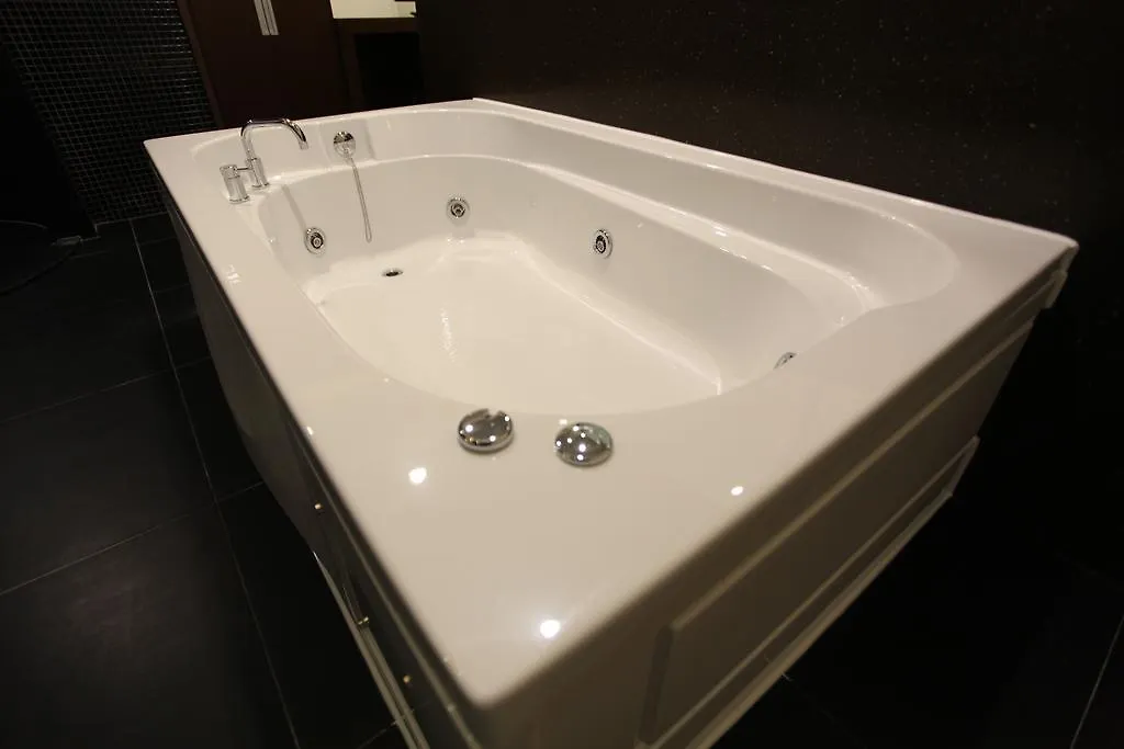 R. Lee Suite Hotel Ganseok Incheon