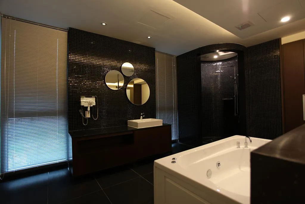 R. Lee Suite Hotel Ganseok Incheon