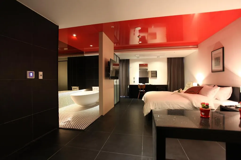 R. Lee Suite Hotel Ganseok Incheon
