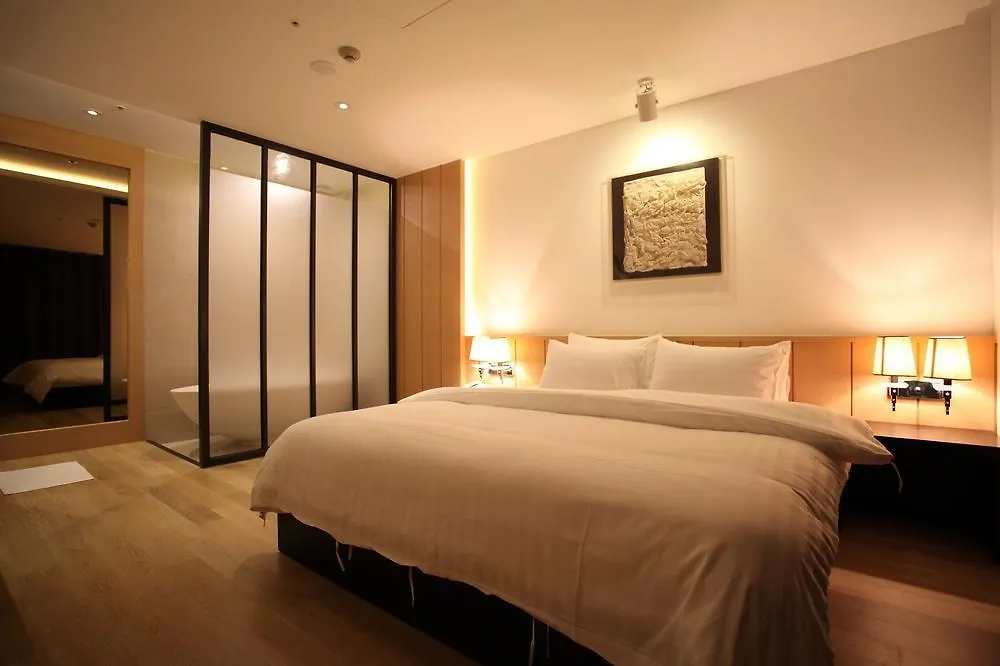 R. Lee Suite Hotel Ganseok Incheon South Korea