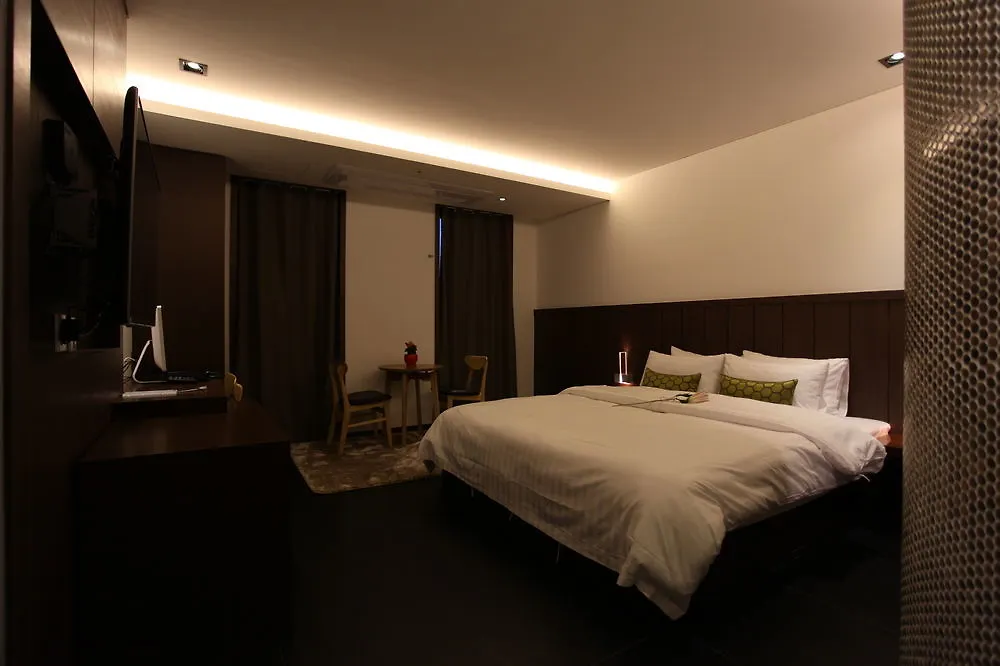 R. Lee Suite Hotel Ganseok Incheon