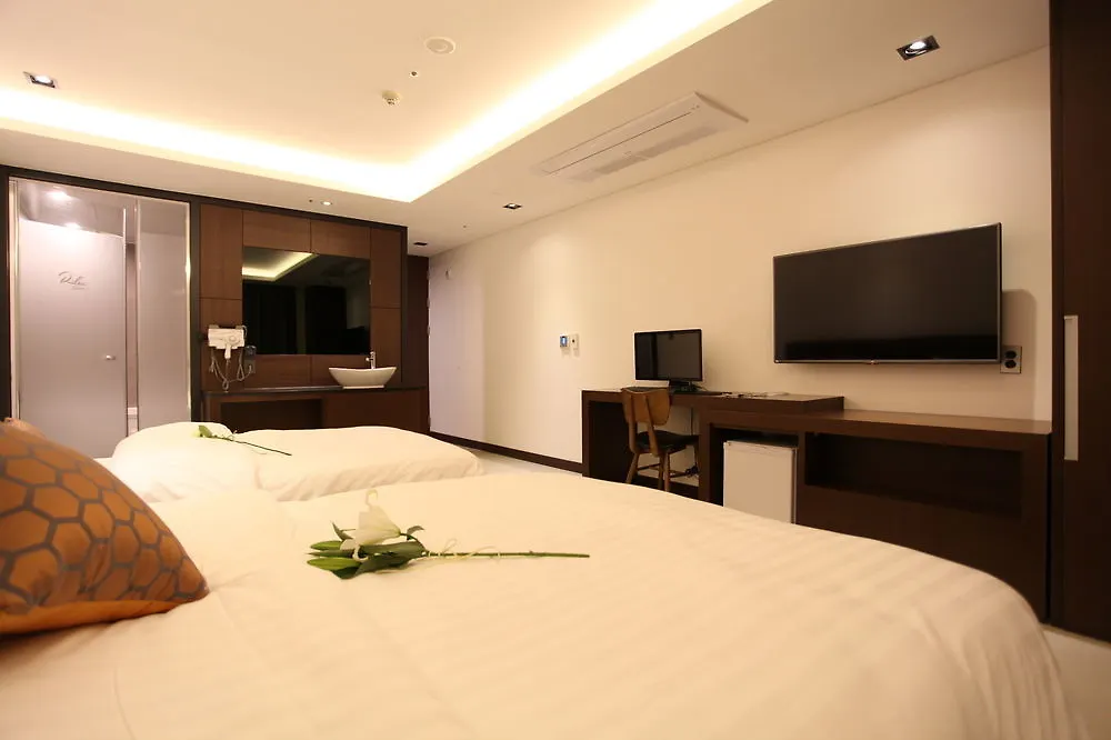 R. Lee Suite Hotel Ganseok Incheon