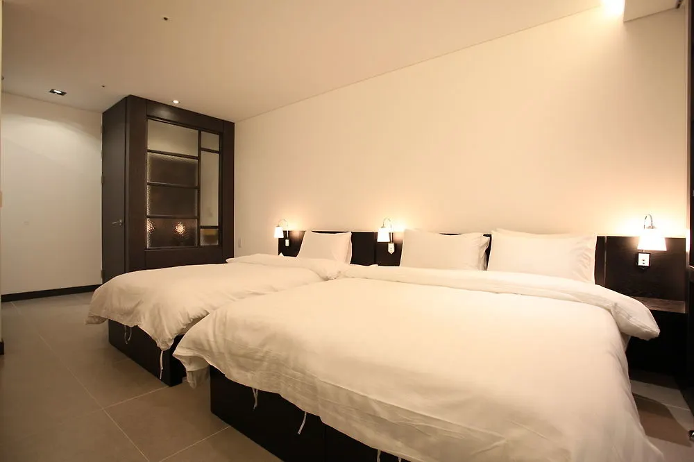 R. Lee Suite Hotel Ganseok Incheon