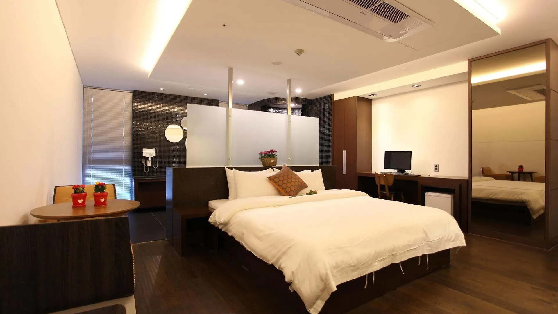 ***  R. Lee Suite Hotel Ganseok Incheon South Korea