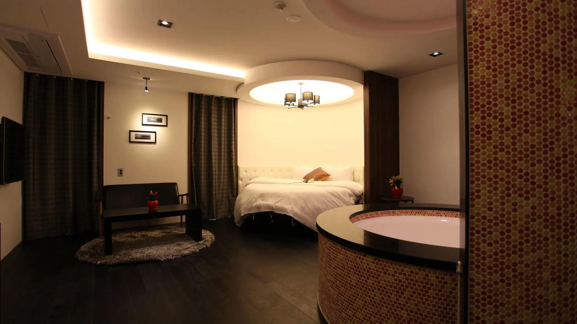 R. Lee Suite Hotel Ganseok Incheon