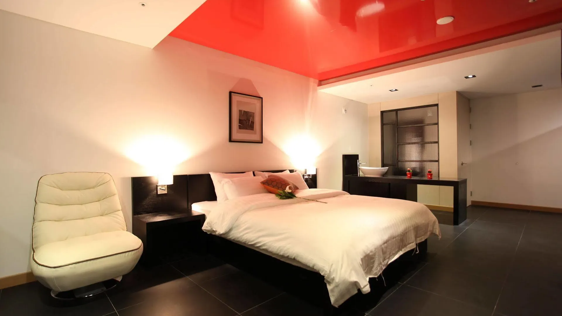 R. Lee Suite Hotel Ganseok Incheon