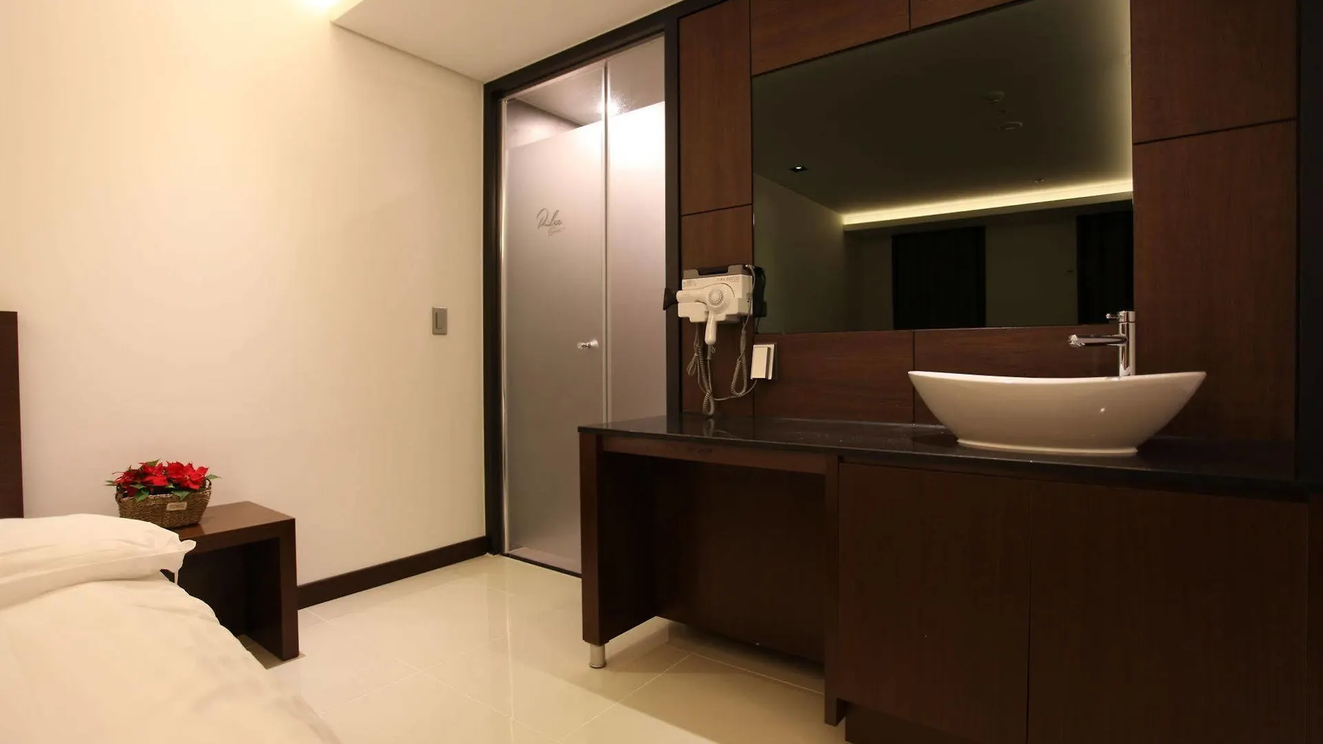 R. Lee Suite Hotel Ganseok Incheon 3*,  South Korea